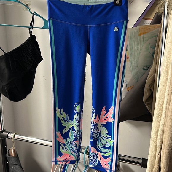 Lilly Pulitzer work out pants - Picture 1 of 3